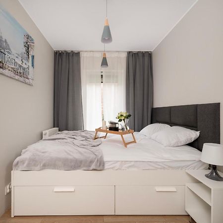 Hideaway Apartment - Terrace With Garden & Parking- By Rentujemy ウッチ エクステリア 写真